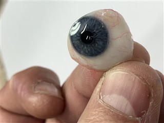 Maquillage petite prothèse oculaire